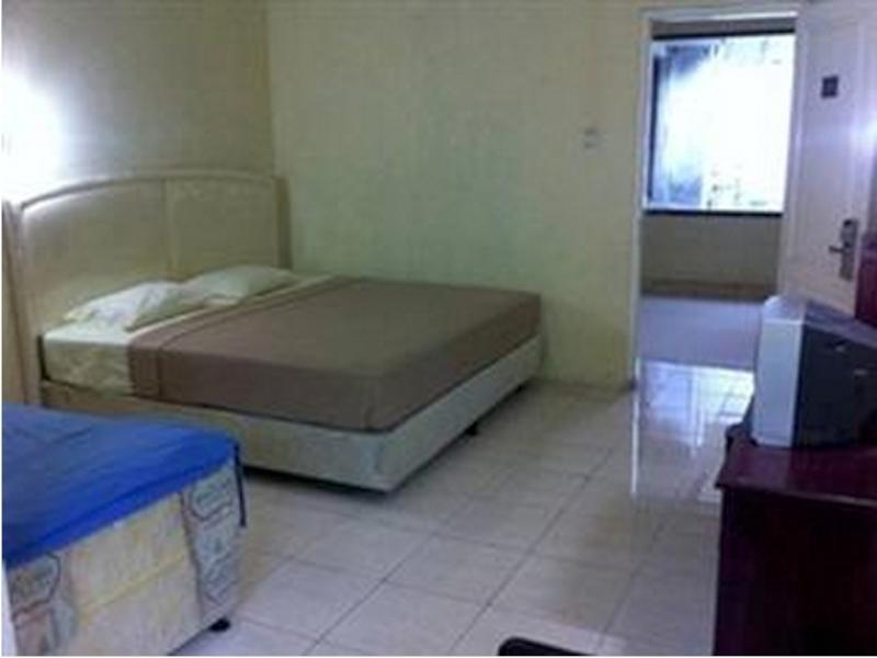 Queen Star Hotel Ngingas Экстерьер фото